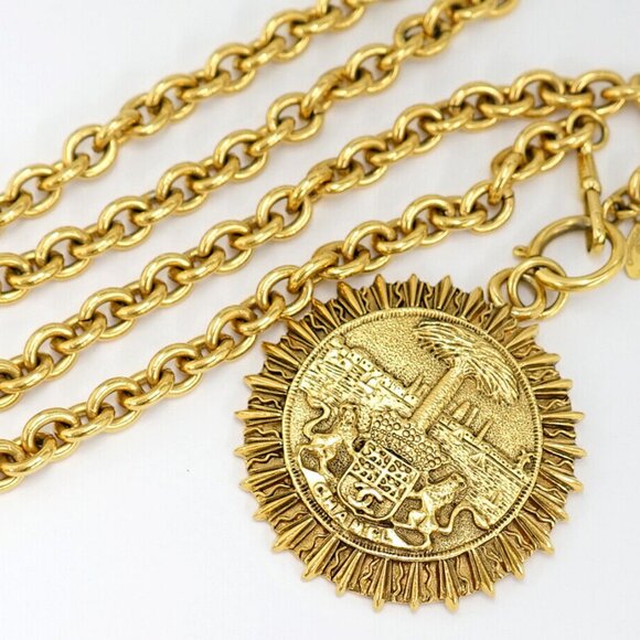 CHANEL CC Large Medallion Necklace 29" Gold Tone Auth 22056 - Picture 1 of 6